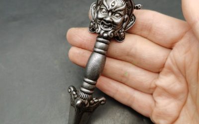 Old Chinese Tibetan Buddhist Thokcha Three-Faced Phurba Vajrakilaya Ritual Dagge