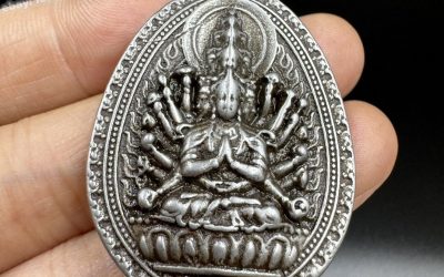 Nepalese Thokcha Avalokiteshvara Pendant – Thousand-Armed Buddha Amulet Necklace