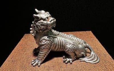 Old Chinese Tibetan Thokcha Pixiu Figurine – Wealth & Protection