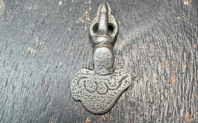 Tibetan Thokcha Iron Kartika Pendant – Ritual Crescent Knife Amulet – Himalayan