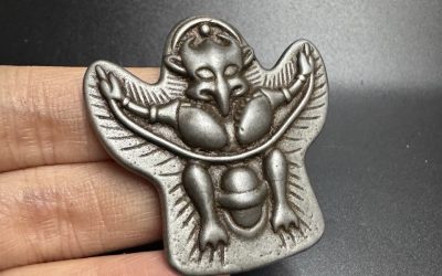 Antique Thokcha Garuda Pendant – Tibetan Meteorite Iron Amulet Collector’s Item