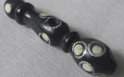 Tibetan Antique Natural Black corals Thokcha Amulet Ojime 3g Cylinder Netsuke
