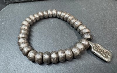 Tibetan Thokcha Iron Mala Bracelet – 32 Engraved Beads, Six-Syllable Mantra, Ad