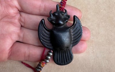 1.77″ Old Chinese Tibetan Buddhism Black Thokcha Golden winged roc bird Pendants